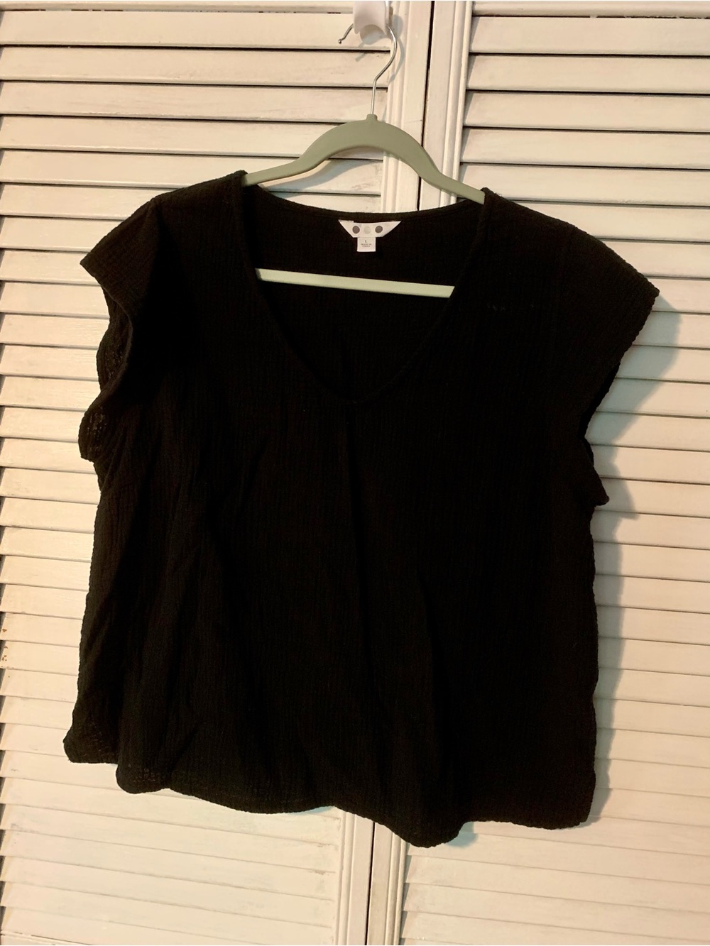 Amazon Essentials Black V-Neck Short Sleeve Tee